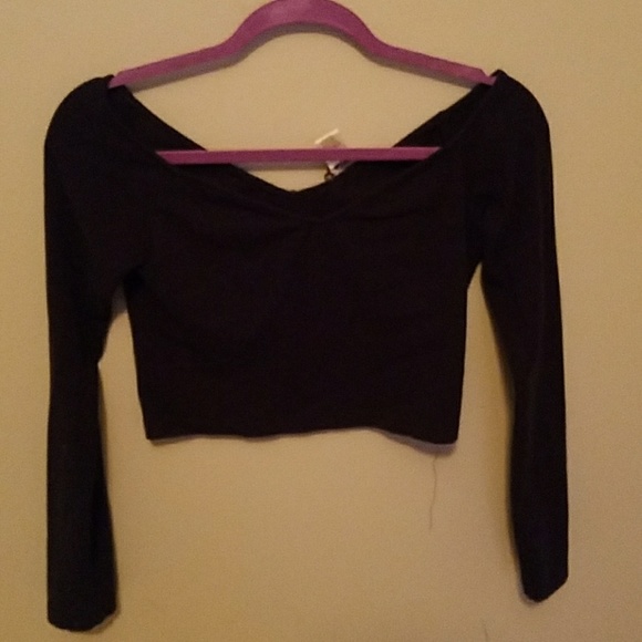 Black crop tops - Picture 3 of 4